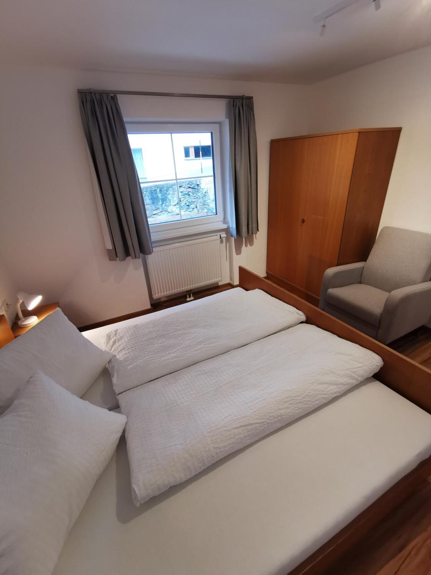 Apartments Haus Schoen - Preise Inclusive Pitztal Sommer Card Jerzens Room photo